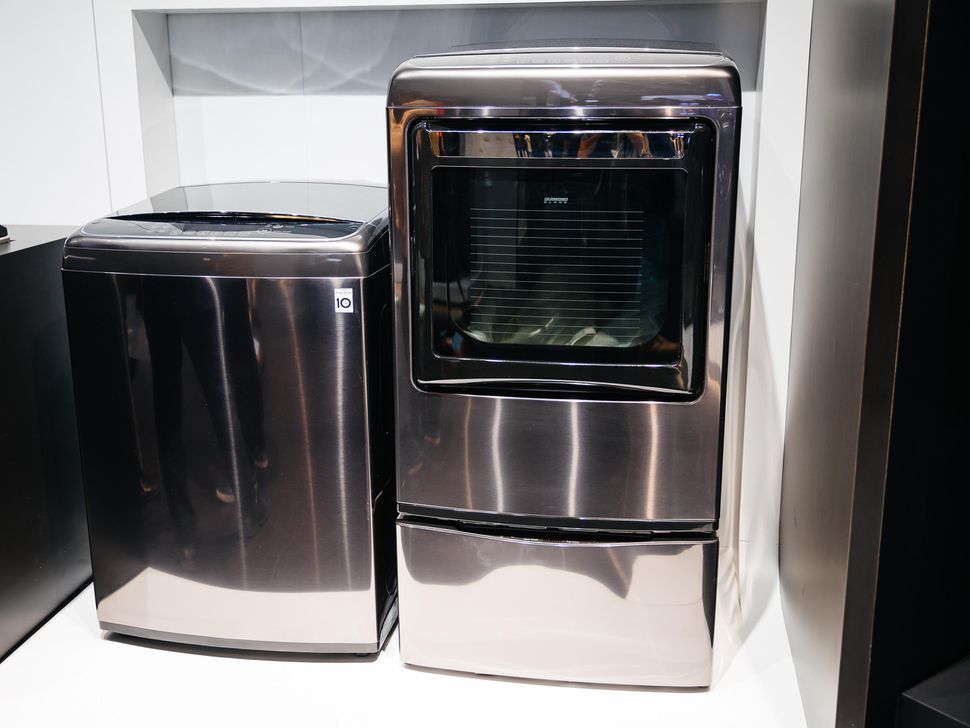 lg-twin-wash-pedestal-ces-2018-product-photos-1